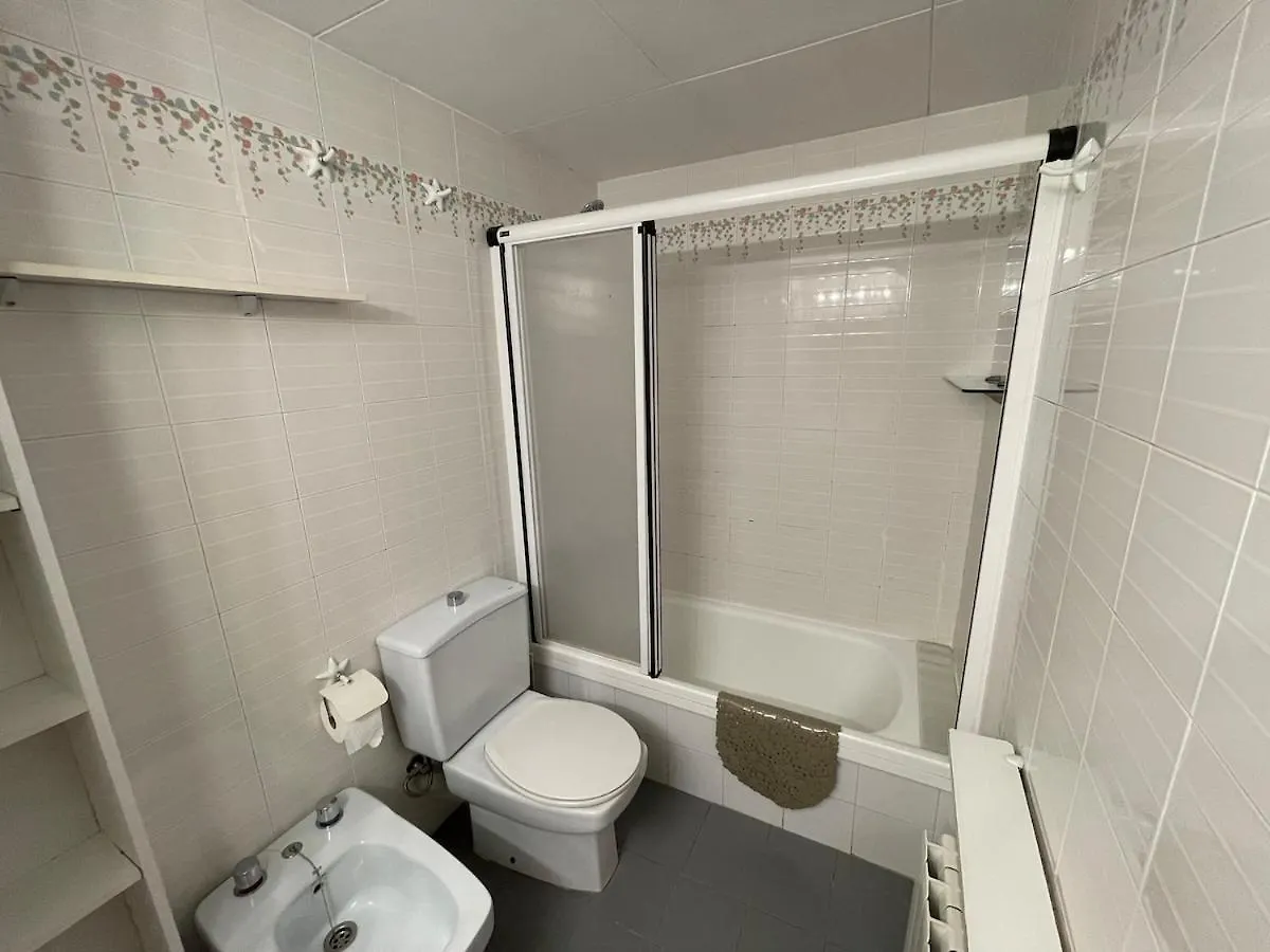 Lloret De Mar Coastal Retreat Just Steps From The Beach يوريت دي مار