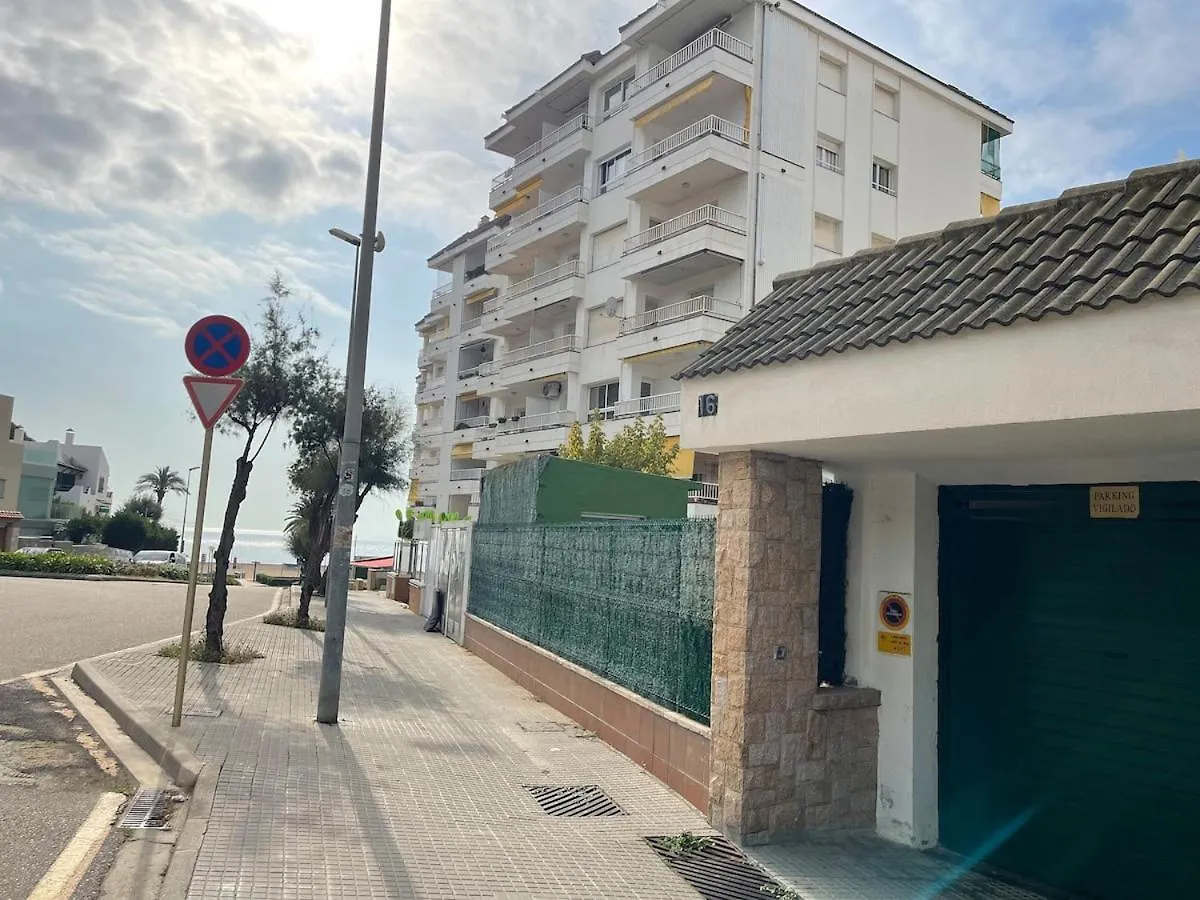 Lejlighed Lloret De Mar Coastal Retreat Just Steps From The Beach