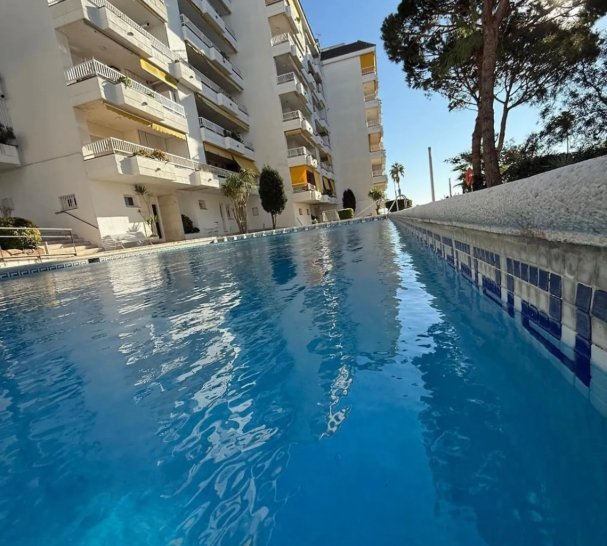 Lloret De Mar Coastal Retreat Just Steps From The Beach شقة يوريت دي مار